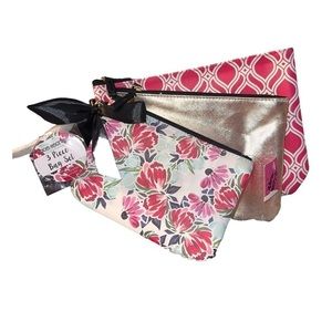 #143 🥀 NWT Face Secrets 3 Piece Floral Cosmetic Bag Set